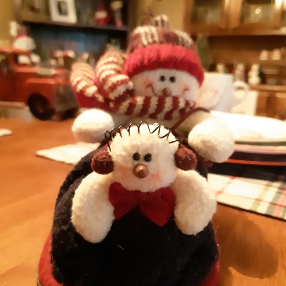 2 Snowmen in Shoes - Picture 2 of 11